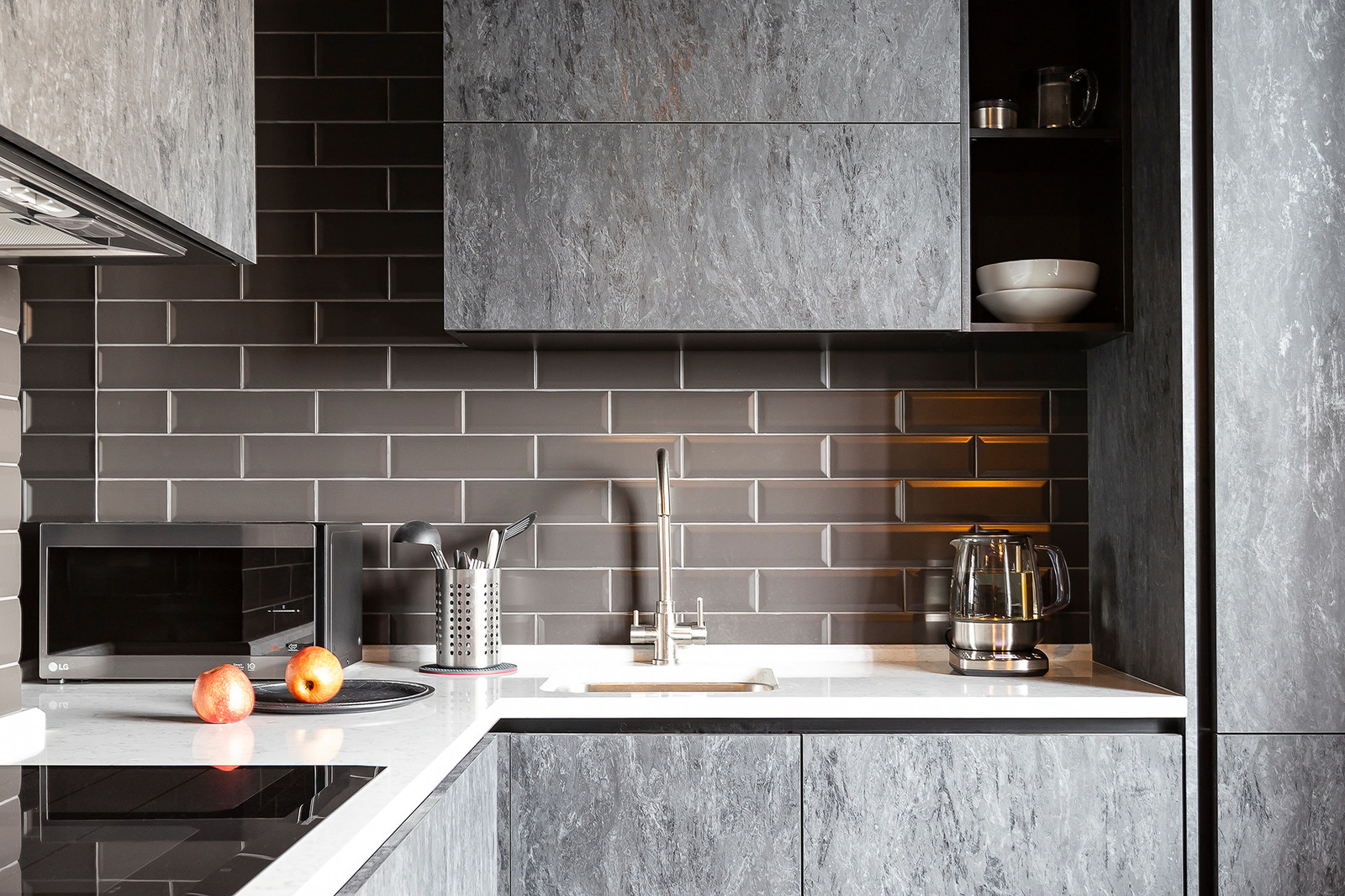 Мужской интерьер в оттенках чёрного