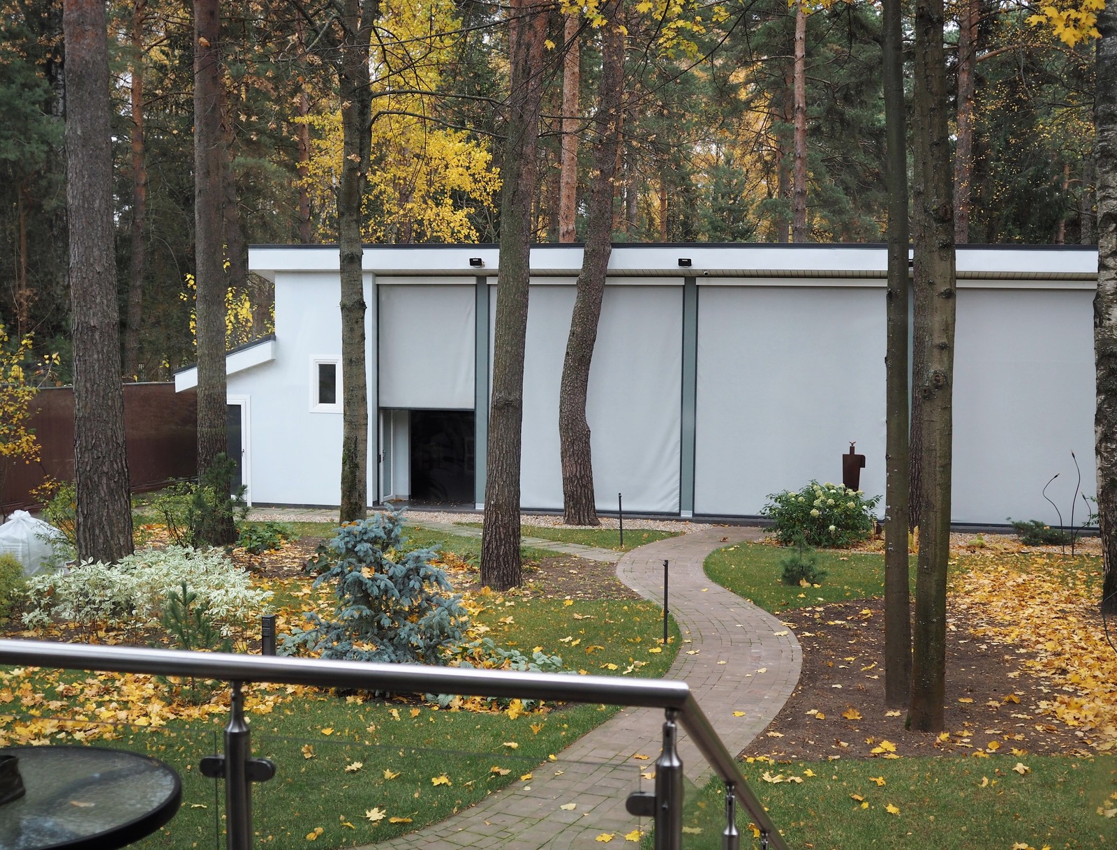 Павильон с летней кухней и домашним кинотеатром