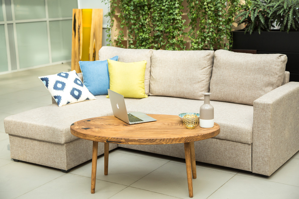 Столик из карагача