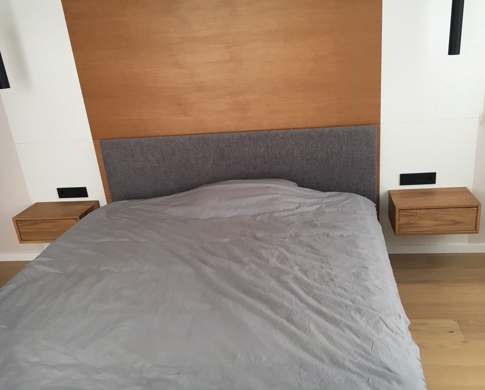 Обложка проекта: Подвесные тумбы  из дуба