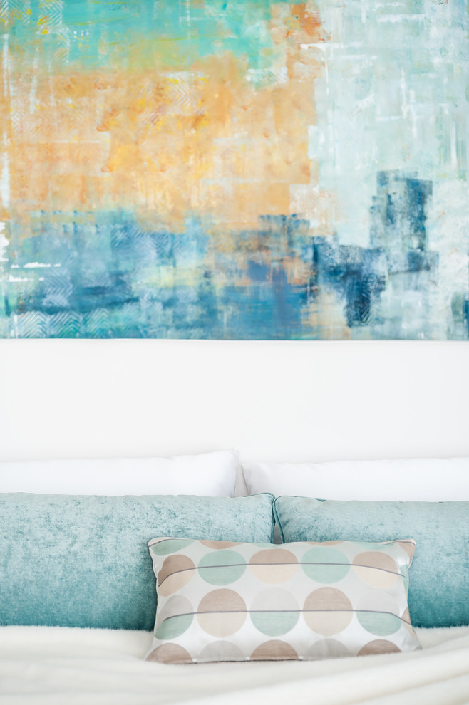 Светлый hi-tech