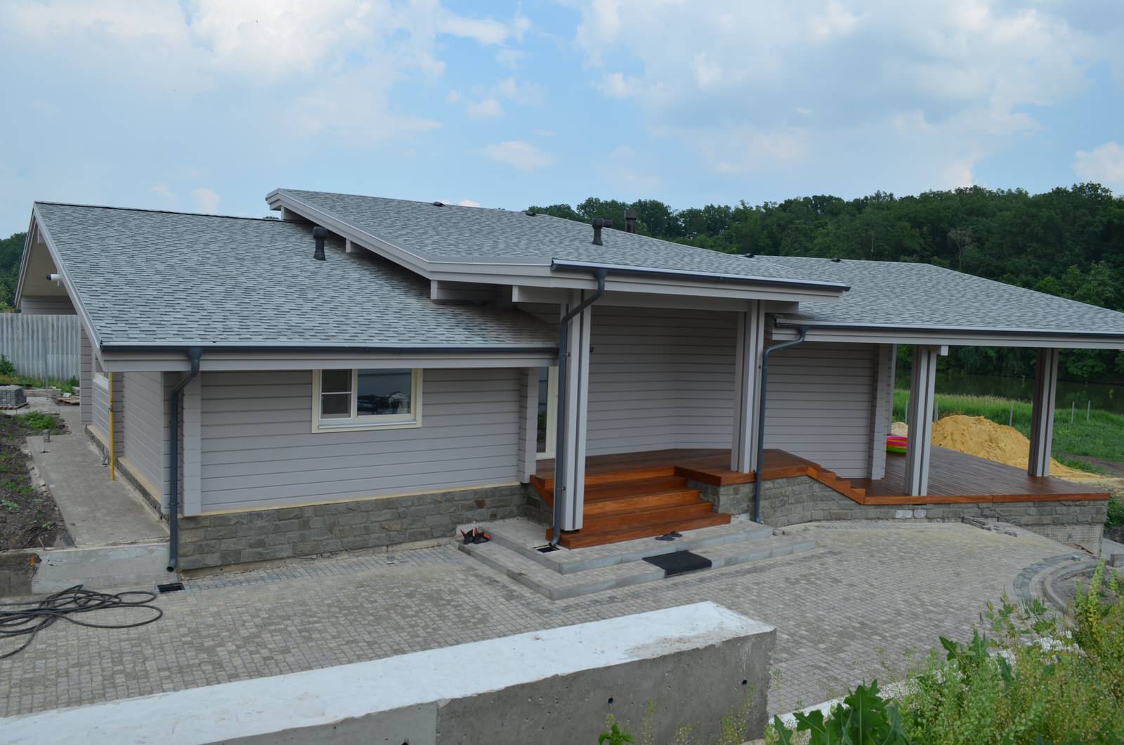 Hi Tech на берегу