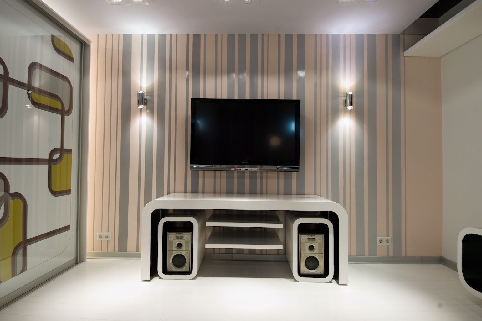 Universal drawing-room