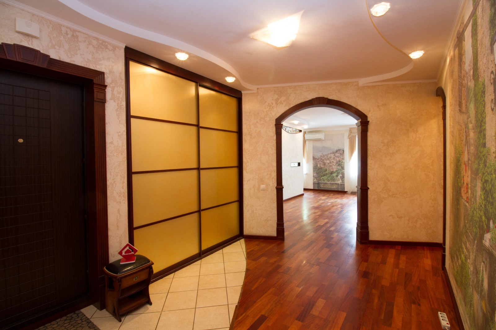 Интерьерная фотосъемка коридоров