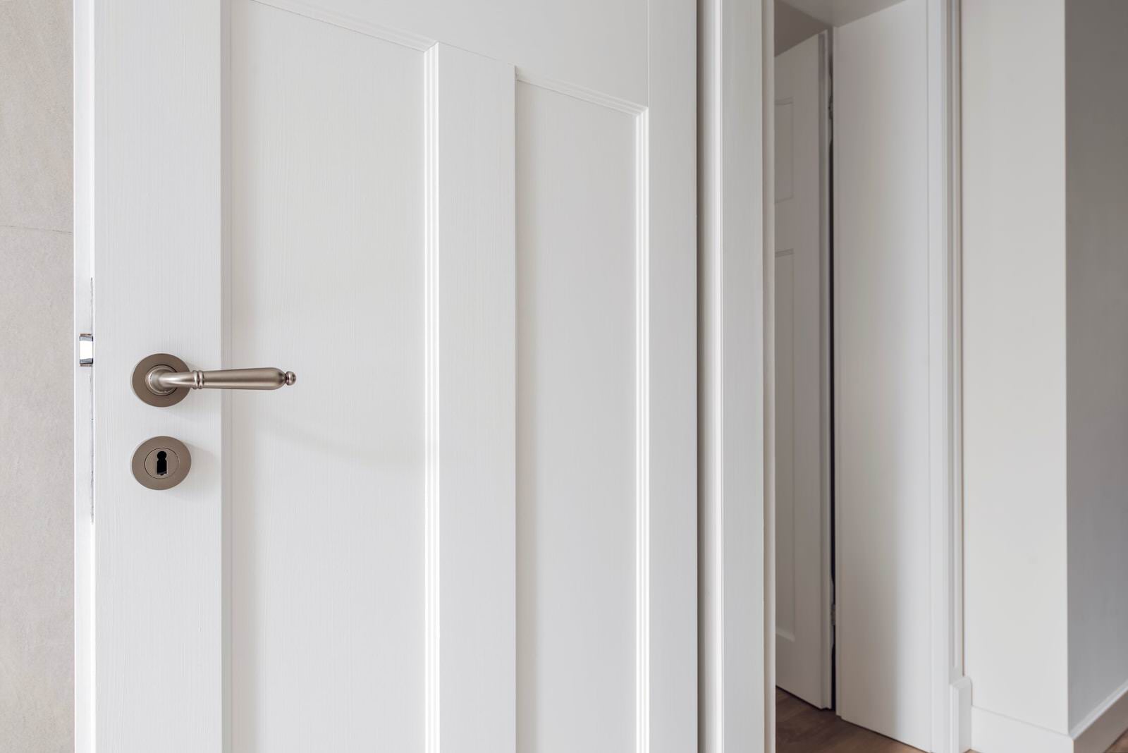межкомнатные двери в белом цвете