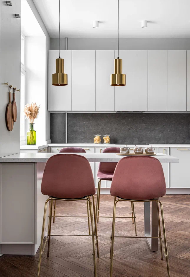 Обложка проекта: Квартира нескольких поколений