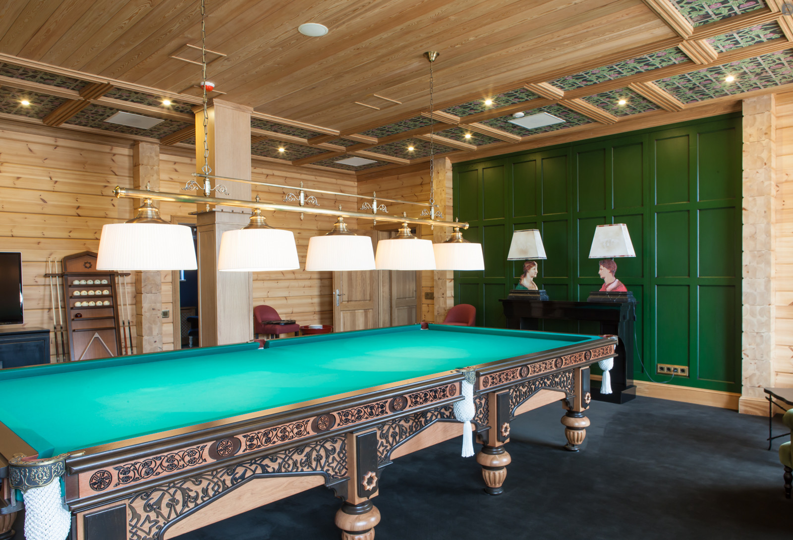 Стеновые панели. Декоративные панели на потолке.