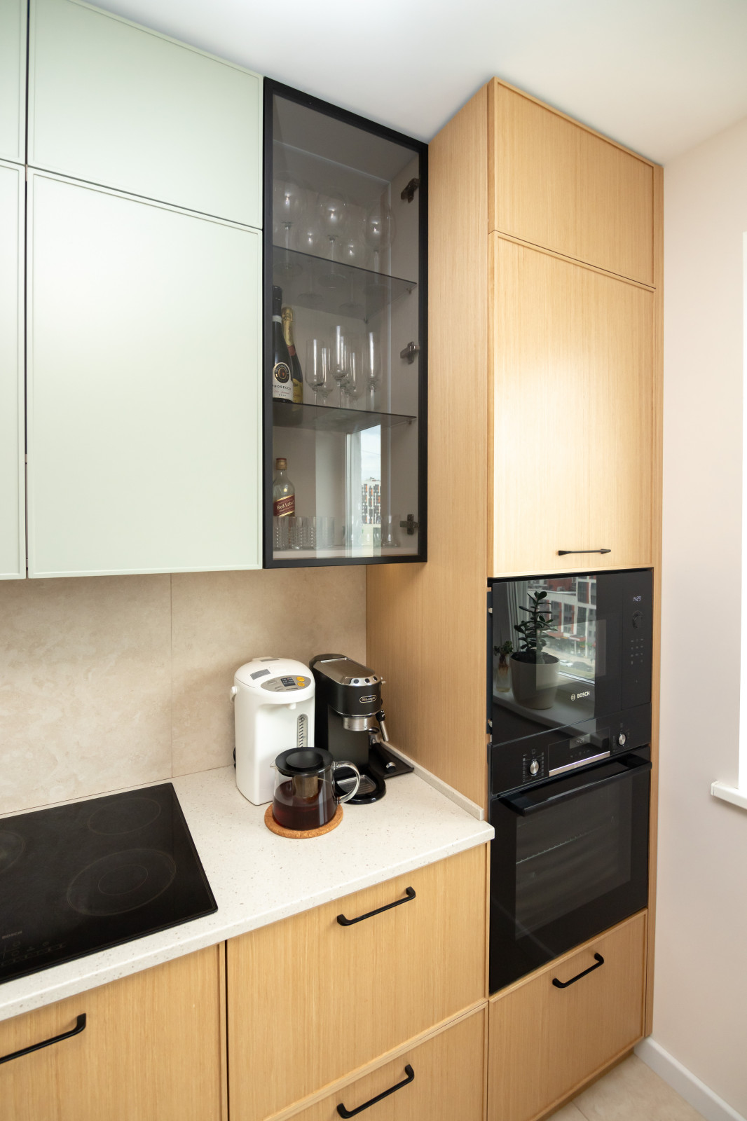 Неоклассическая кухня в трендовых цветах этого года