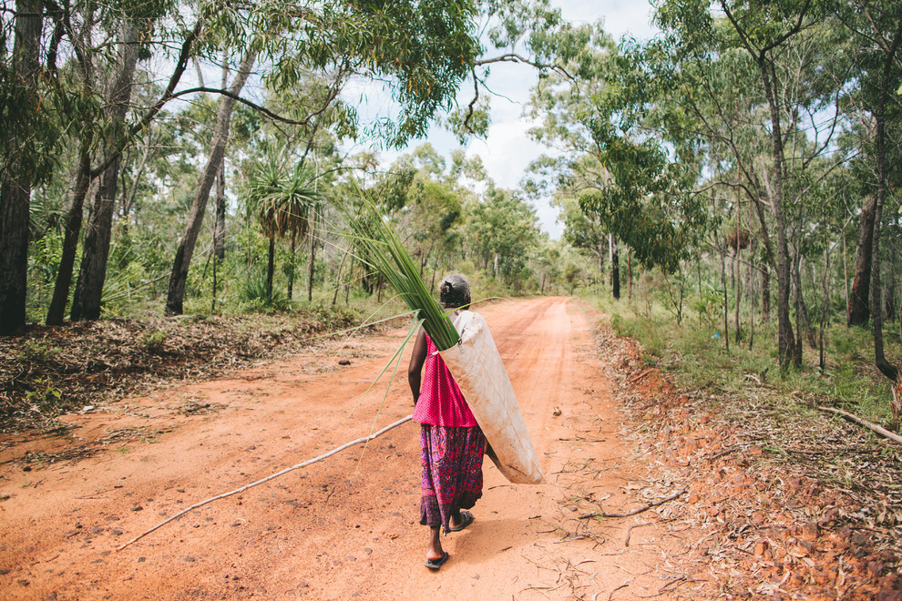 Как австралийские аборигенки создали новый национальный дизайн
