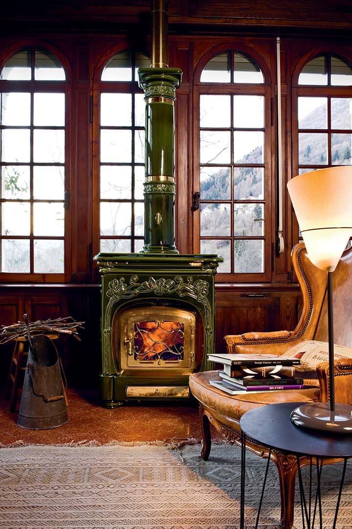 Обложка альбома: печь-камин