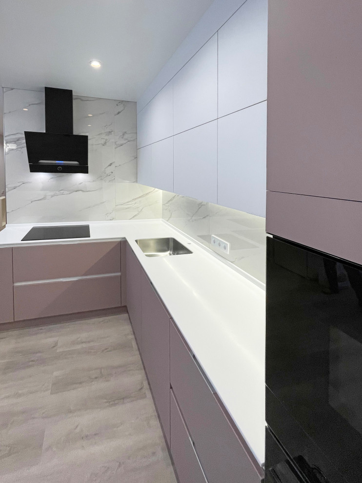 Кухня в нежных тонах