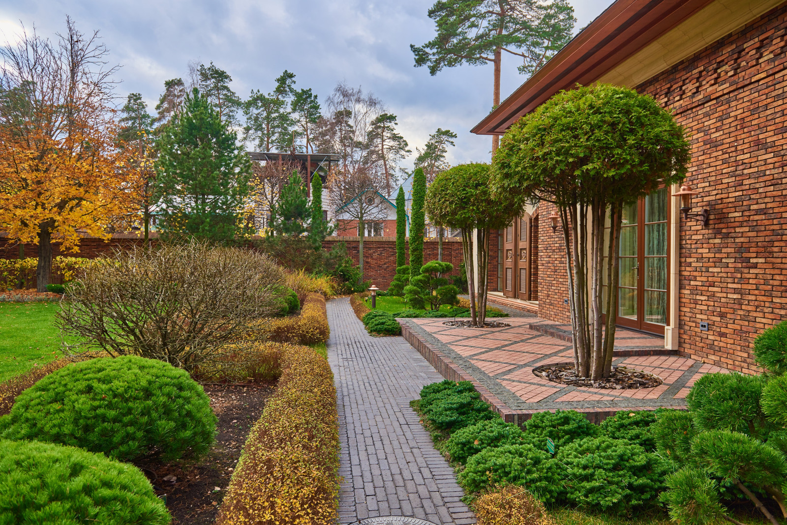 Обложка проекта: Сад в средиземноморском стиле в коттеджном поселке «Барвиха»