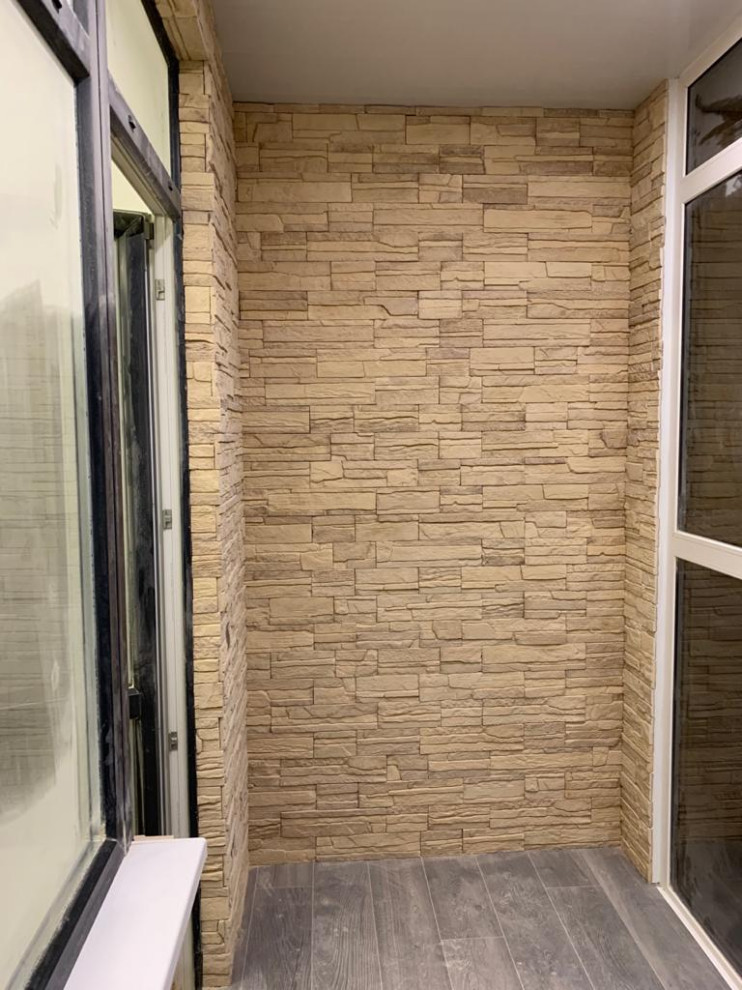 Отделка балкона декоративным камнем