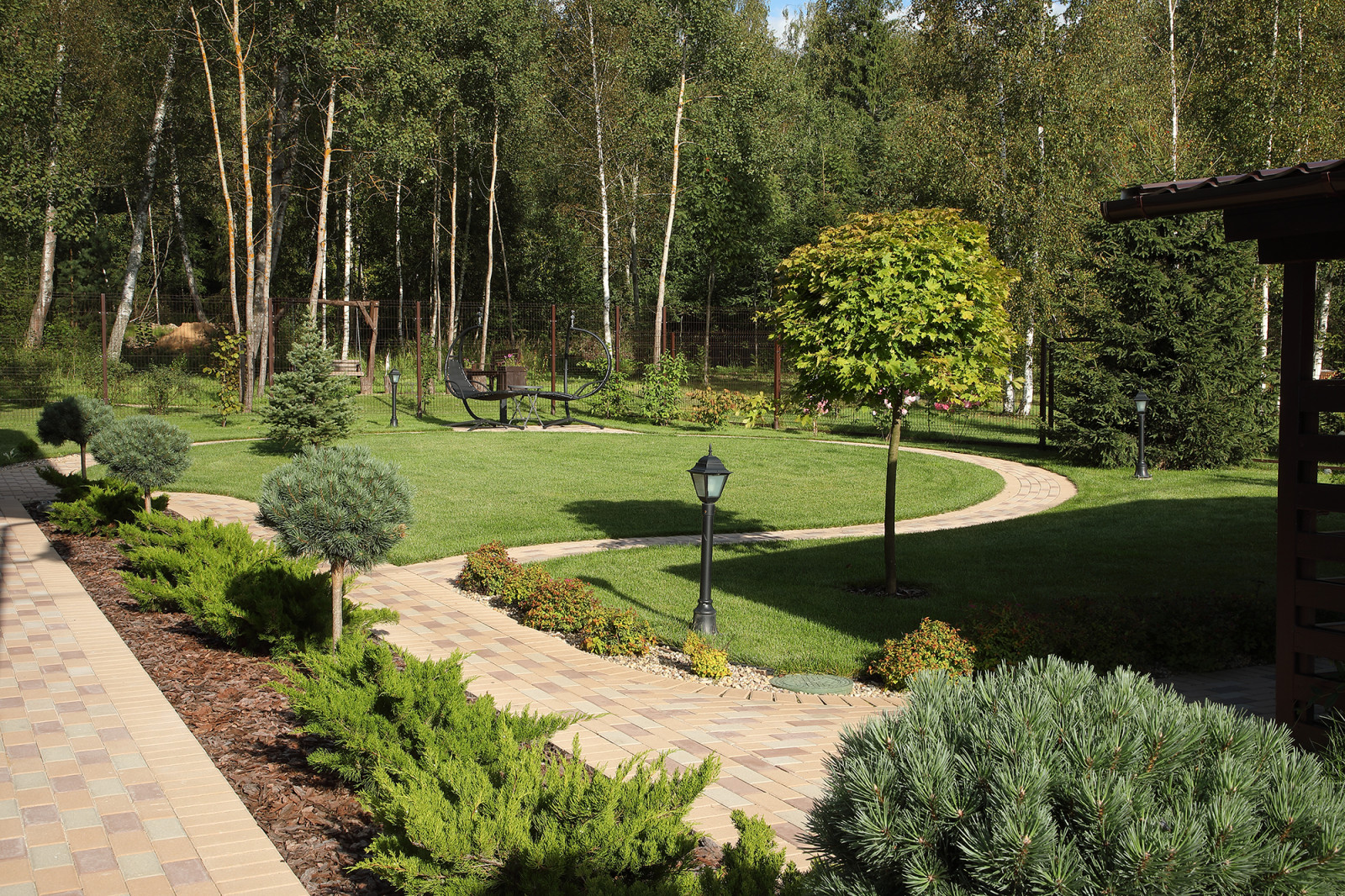 КП Никольское Лесное. Ландшафт, Стильные дорожки.