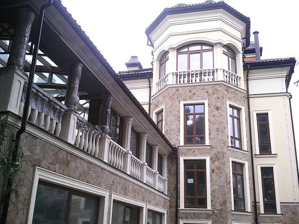 Фасады из инкерманского камня