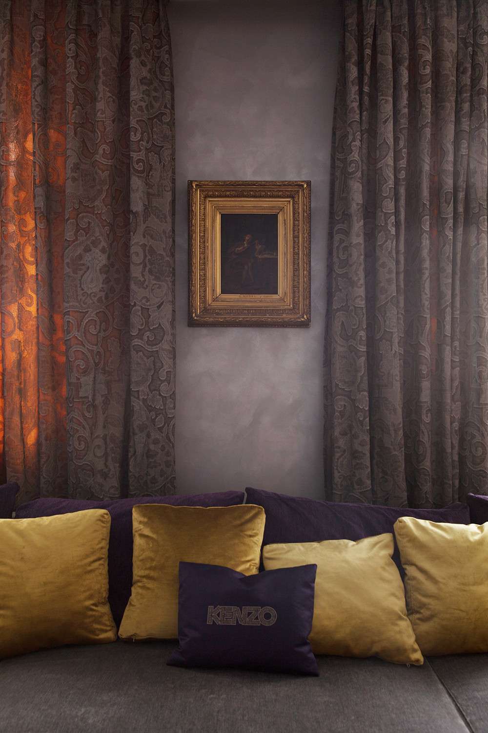 Обложка проекта: Яркая гостиная