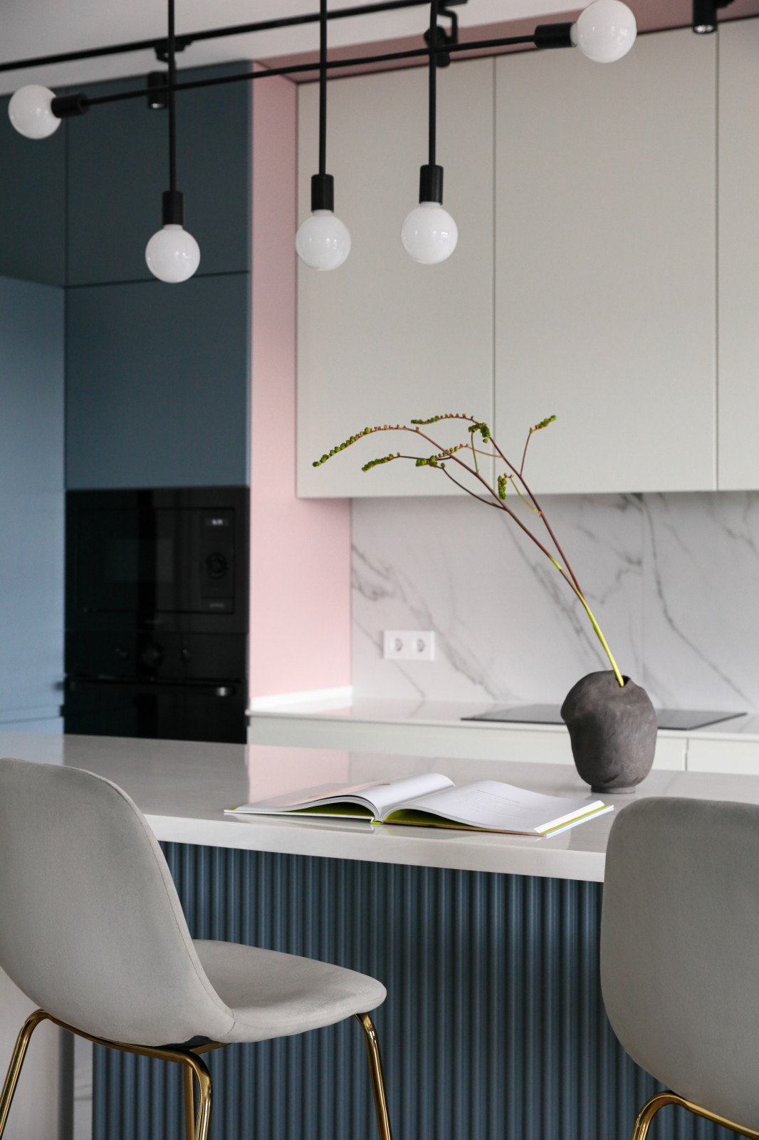 Стильная квартира с шаттерсами в Калининграде