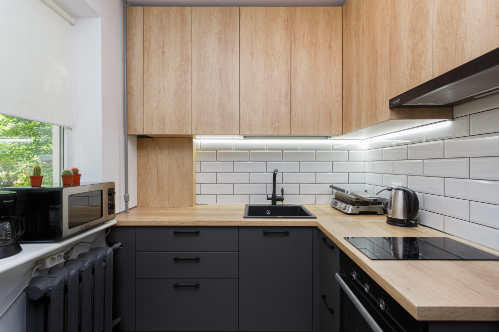 Кухня современная в двух цветах