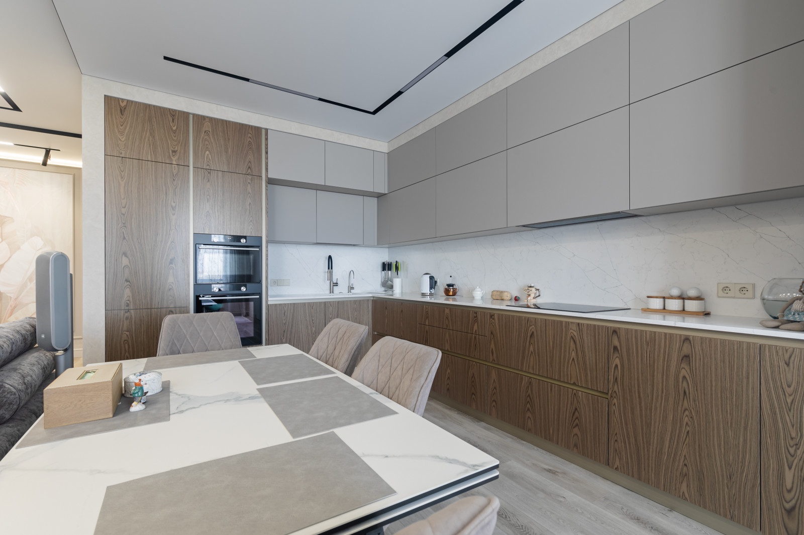 Элегантная неоклассика в бежево-серых тонах