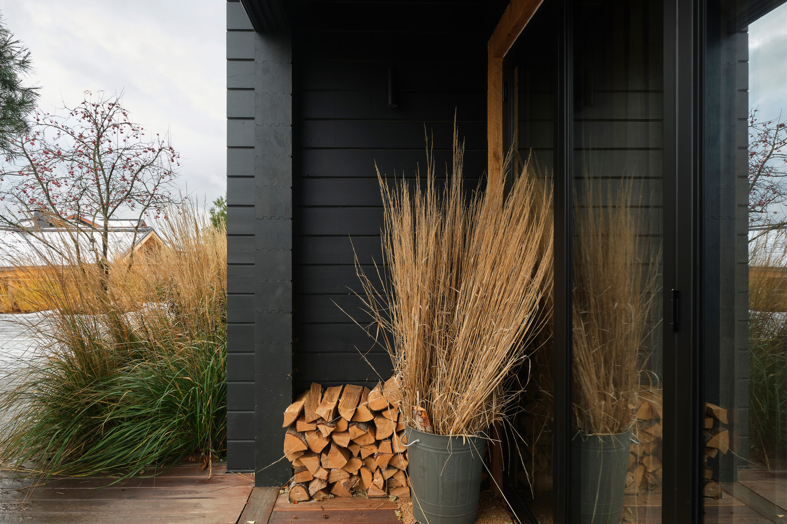 Houzz тур: Очень чёрный дом – изнутри и снаружи