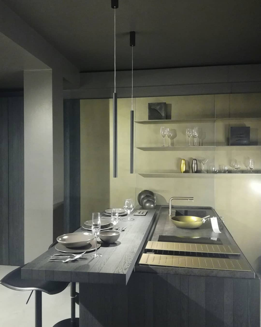 Обложка проекта: Салон Binova в г. Милан