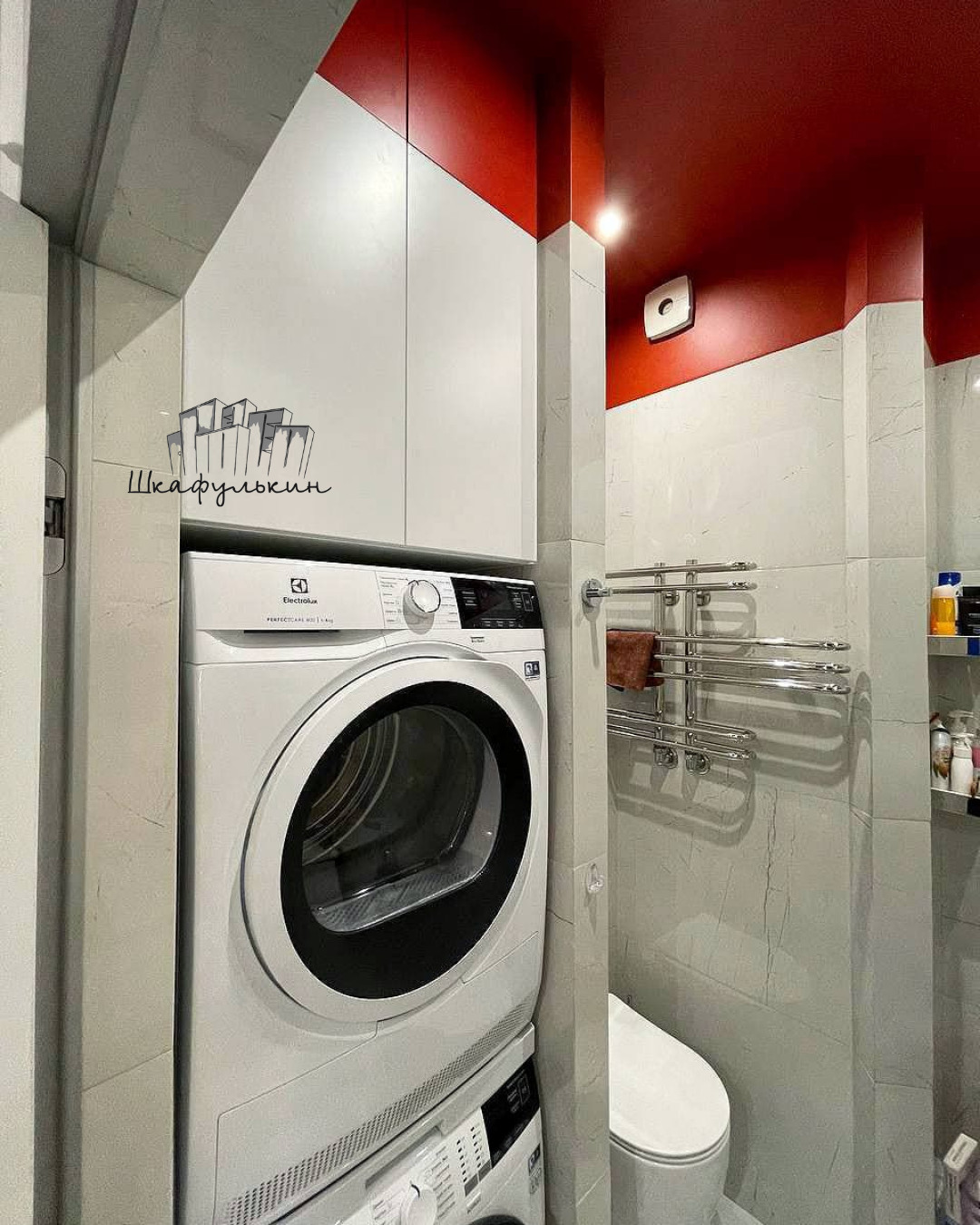 Обложка проекта: Яркая прихожая и меблировка ванной комнаты