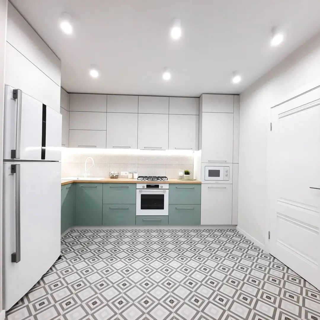 Обложка проекта: Реализованный дизайн-проект кухни на ул.Земельная