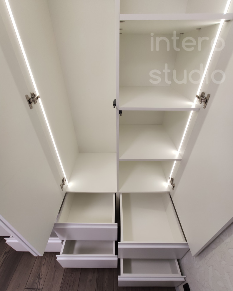 Шкаф распашной на заказ, ЖК Черняховского 19, Москва