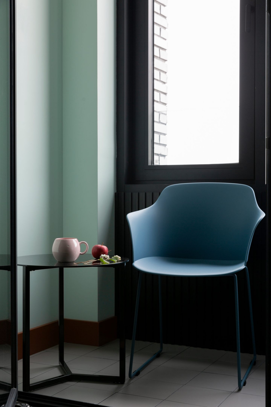 Публикация ElleDecoration.ru Квартира 48 м² в сочной цветовой гамме в Москве