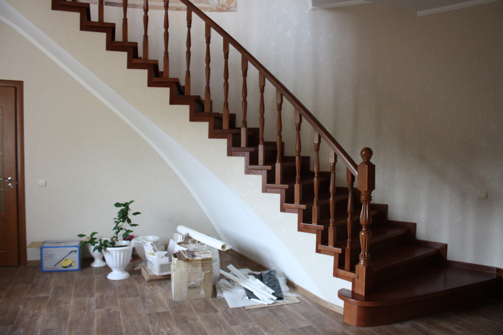 Винтовая лестница из бука