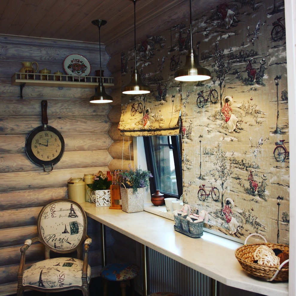 Шторы на кухне деревянного дома