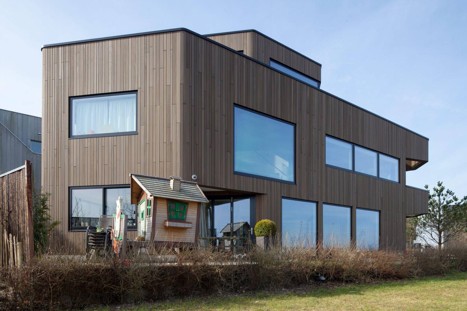 Коттедж с оконными системами AWS 65 (от партнёра SCHUECO)