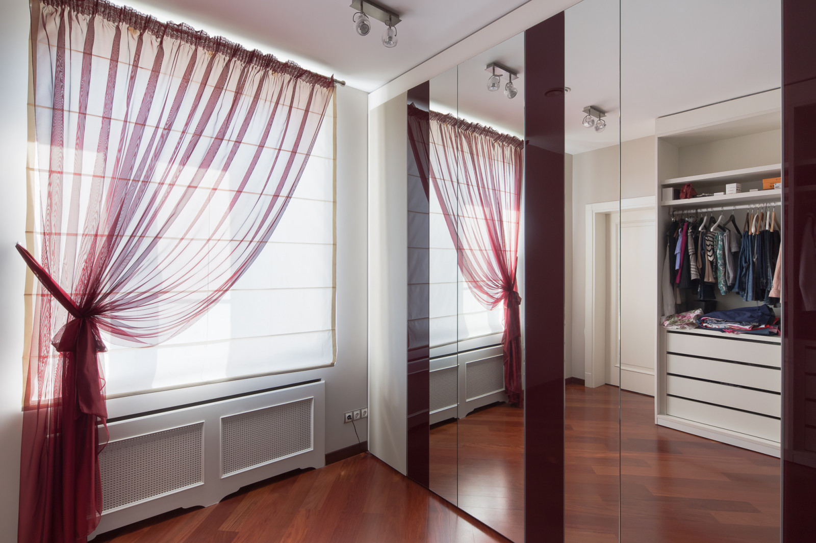 Просторный загородный дом