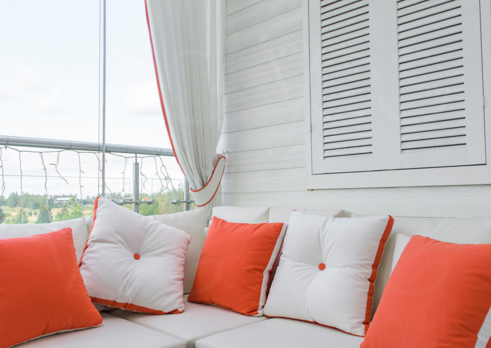 Пергола Renson Algarve и фасадное безрамное остекление Sunflex