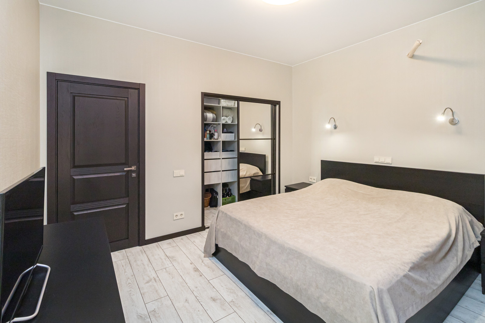 Трехкомнатная квартира в сталинском доме