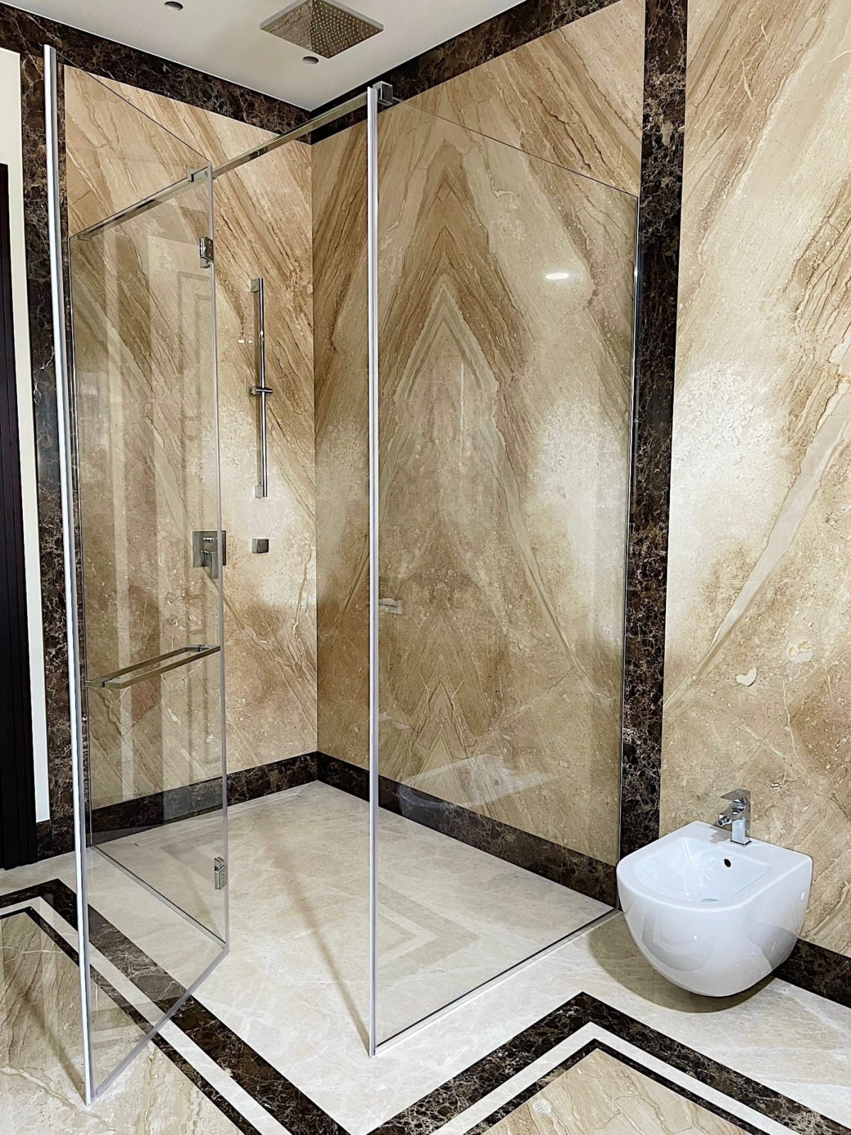 КП "Миллениум Парк" Душевое ограждение