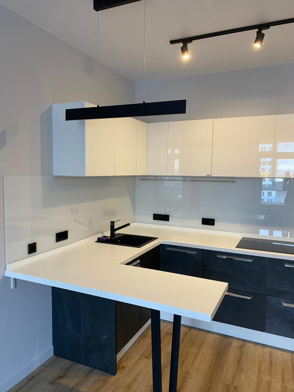 Квартира для семьи с тремя детьми "Стоун терапия"