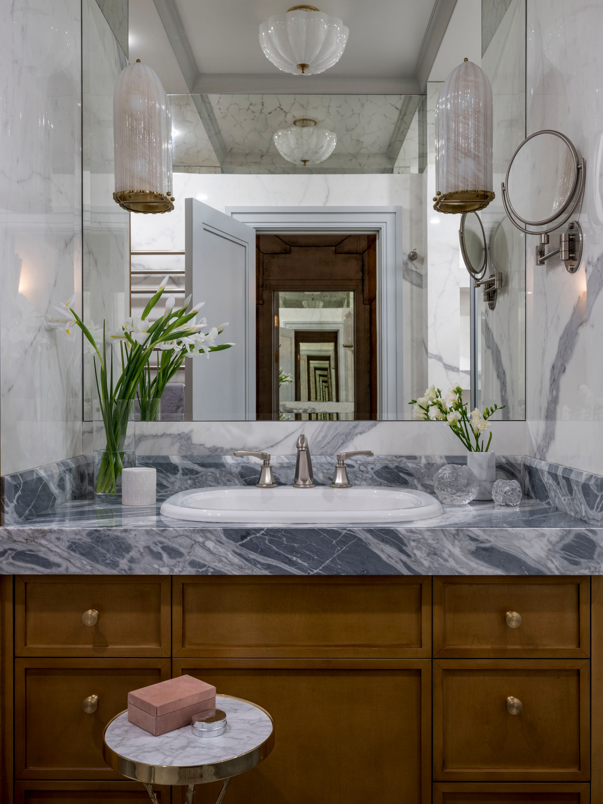 С московским характером. Ванная.