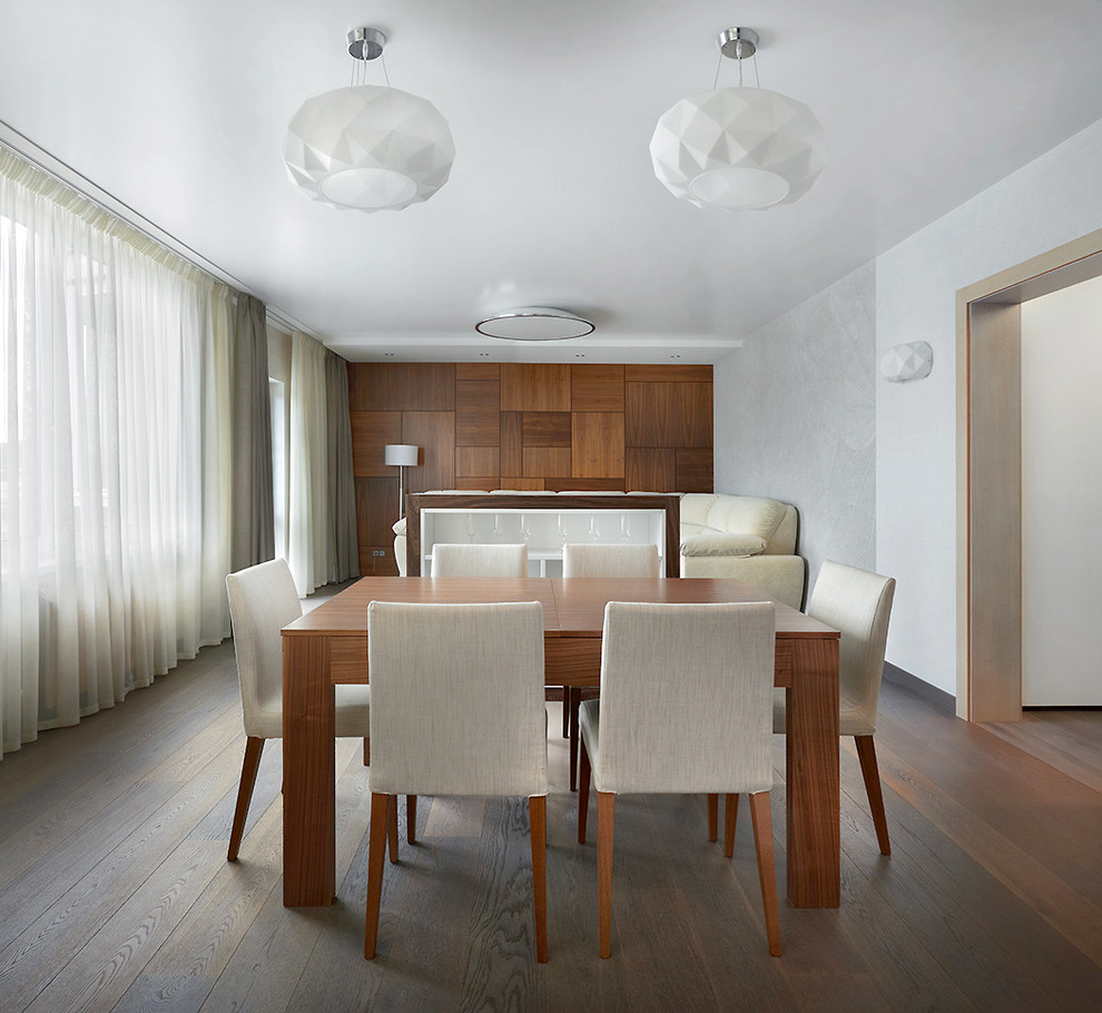 NUT-WOOD — Living Room