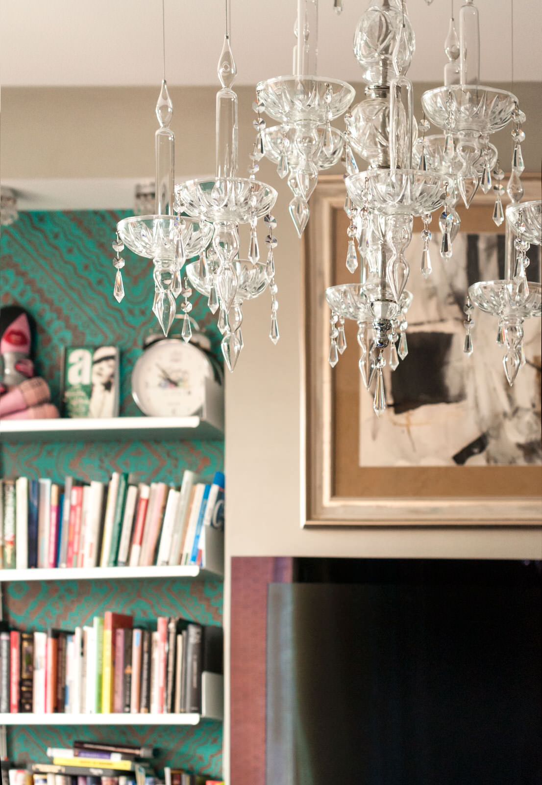 Весёлый интерьер даже зимней ночью