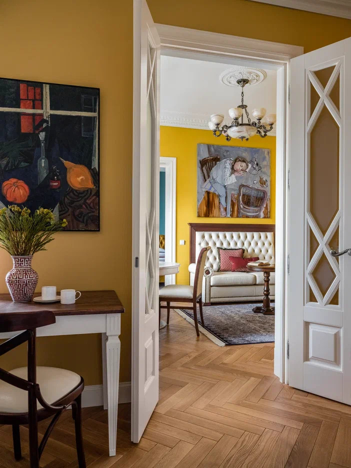 Двери из кухни в гостиную