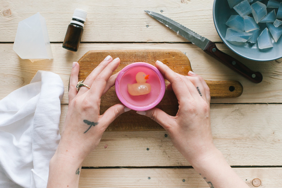 DIY: Необычное мыло с подарком внутри своими руками