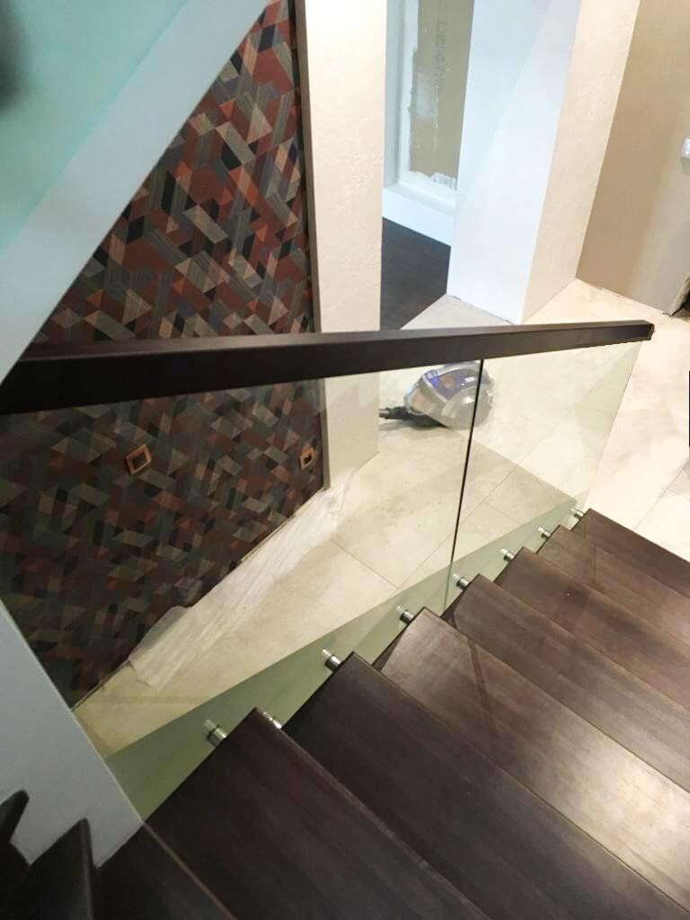 Обложка проекта: Ограждение со стеклом