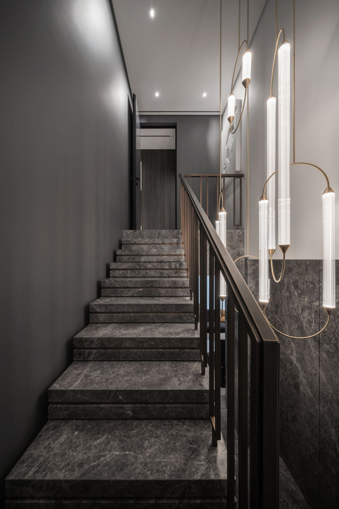 Triumph: eclectic style of stones & metals