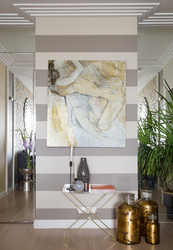 Яркая геомтерия в трехкомнатной квартире.