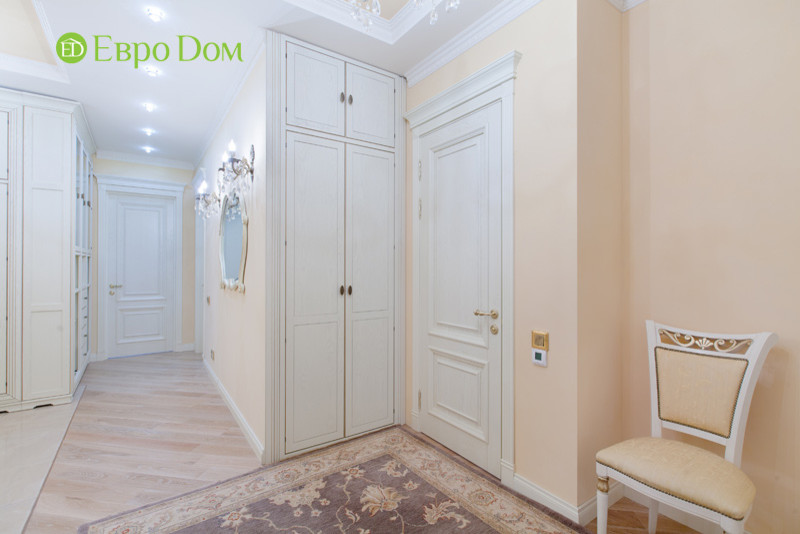 Ремонт трехкомнатной квартиры 130 кв. м в классическом стиле