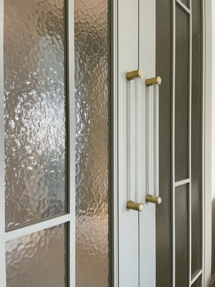 Работы дизайнеров с мебельными ручками от Maru Studio