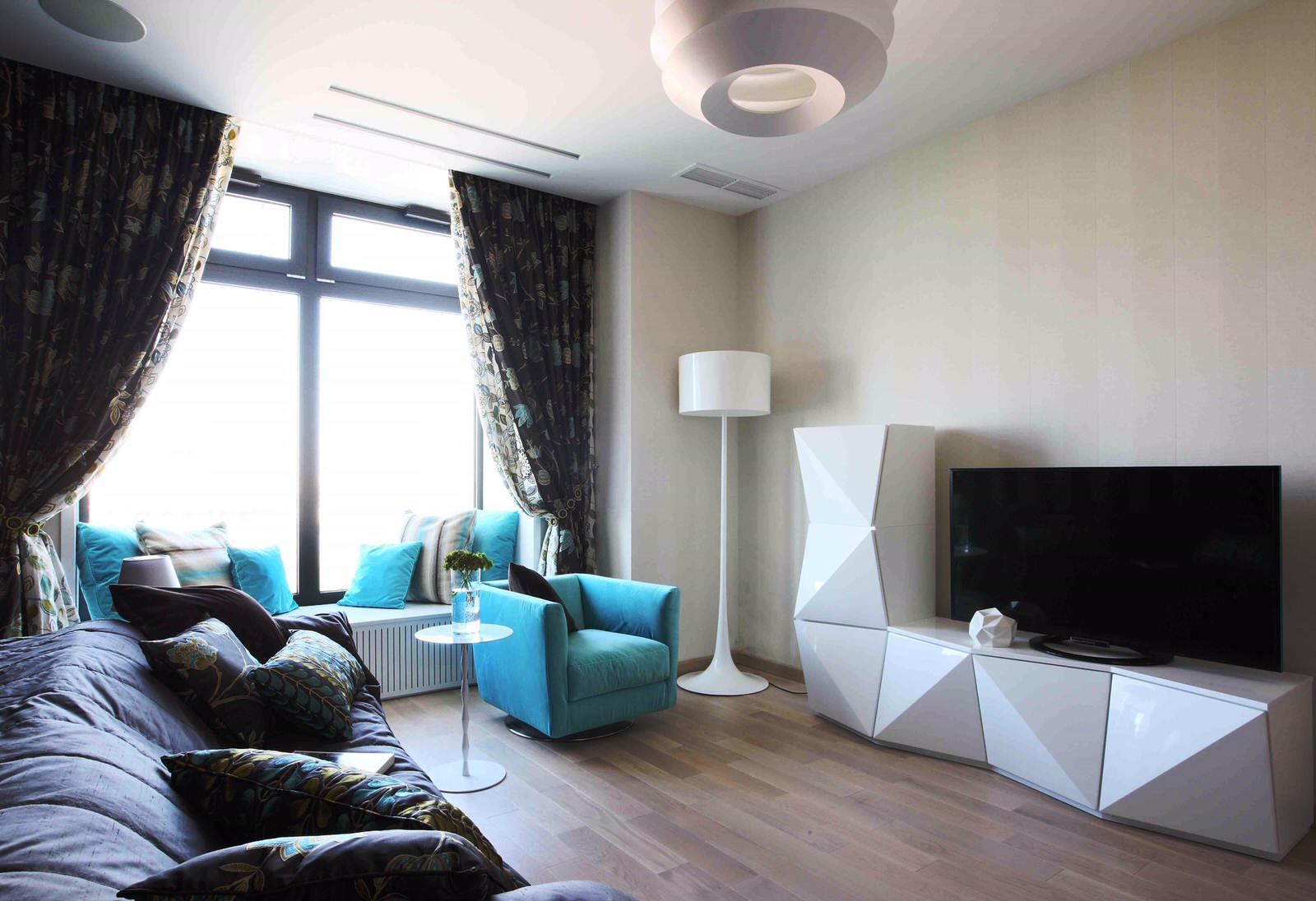 Таунхаус в облаках, ЖК Алые Паруса