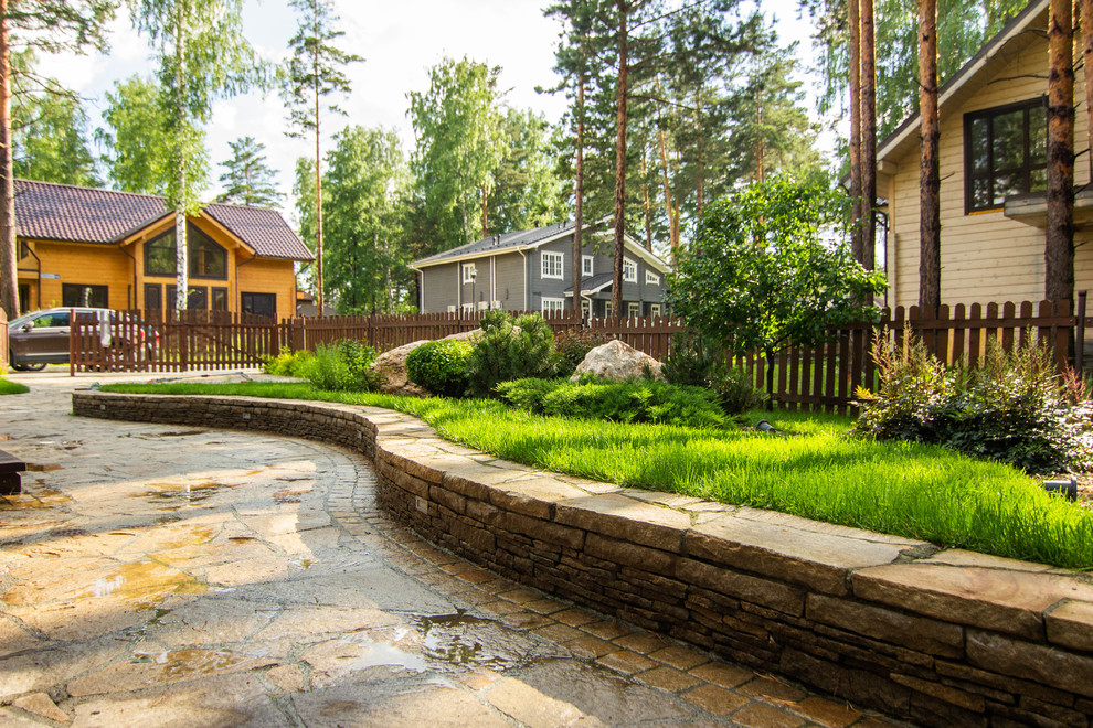 У леса на опушке