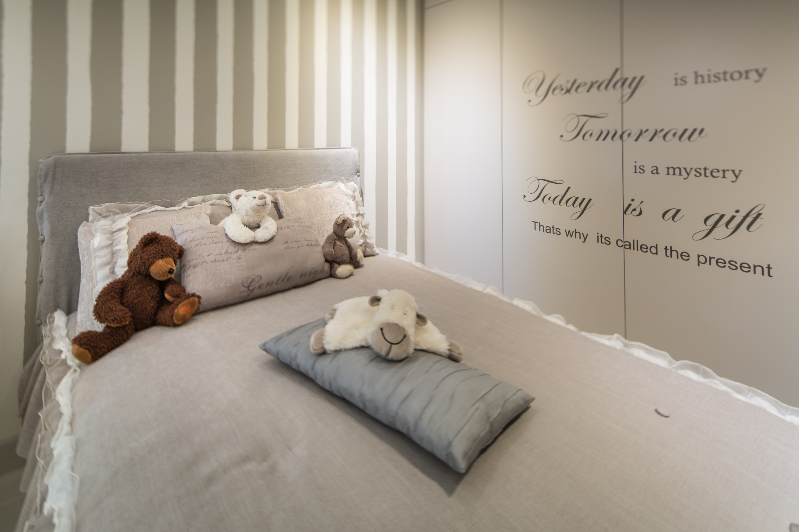 Houzz Украина: Дом с гардеробной под крышей для молодой семьи